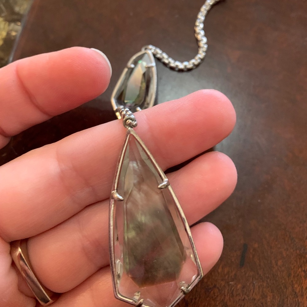 Kendra Scott longs 3 stone necklace